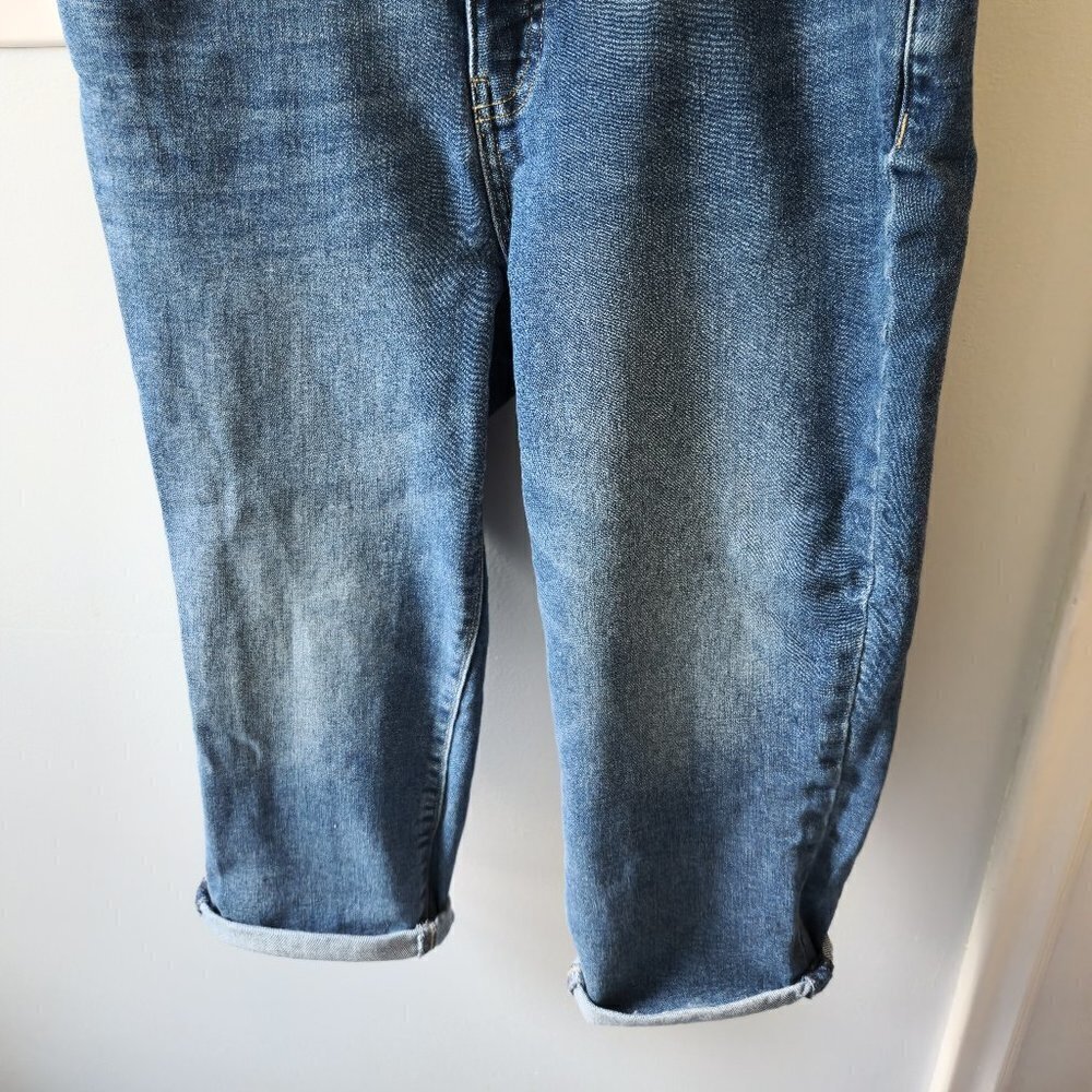 416. Denver Hayes Curvy Straight Crop Denim Jeans |10 - Picture 2 of 4